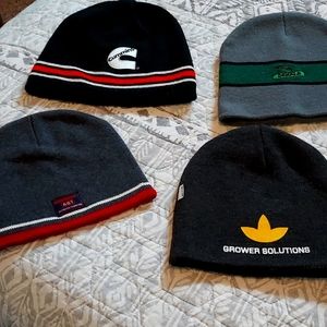 Caps